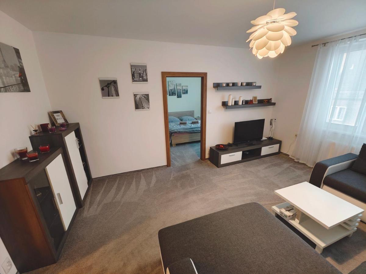 Apartman V Centru Karlsbad Exteriör bild