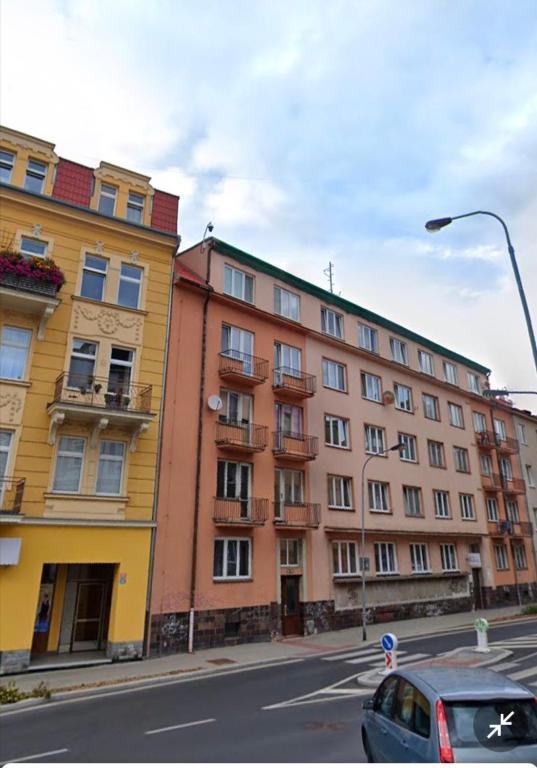 Apartman V Centru Karlsbad Exteriör bild